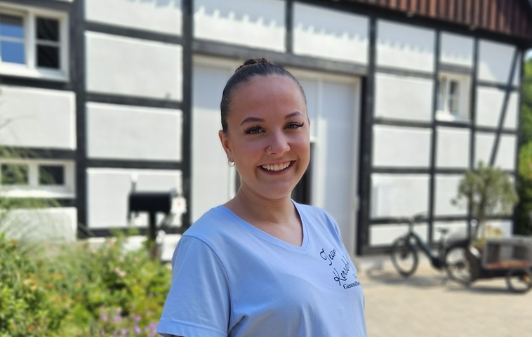 Aileen Neumann gross Team Kersebohm Luenen Dortmund Tierarztpraxis